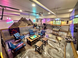 Games room - Slopes To Shore — Your Tahoe Adventure Hub! - {Hot Tub} {Game Room} {Gym} (Tahoe City)