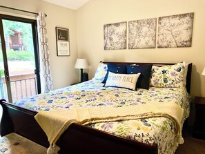 4 habitaciones, tabla de planchar con plancha y cuna de viaje 