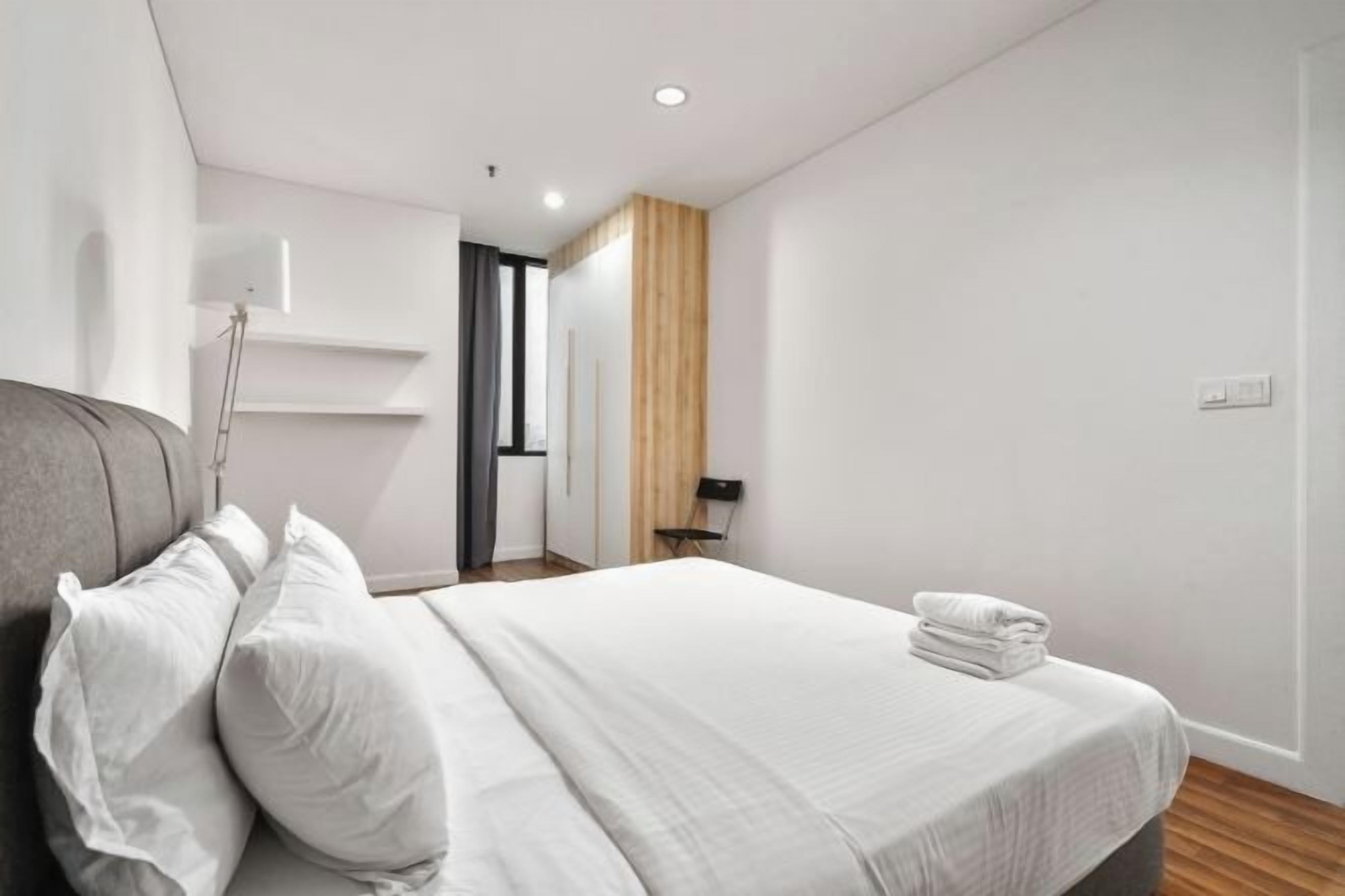 2 bedrooms, in-room safe, individually decorated, individually furnished