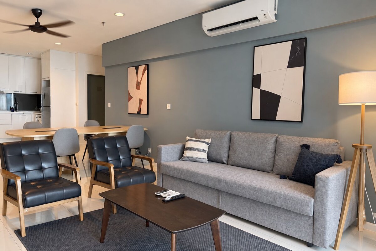 Family Room - Two Bedroom Apartment | Living room | 41-inch Smart TV with digital channels, TV, Netflix