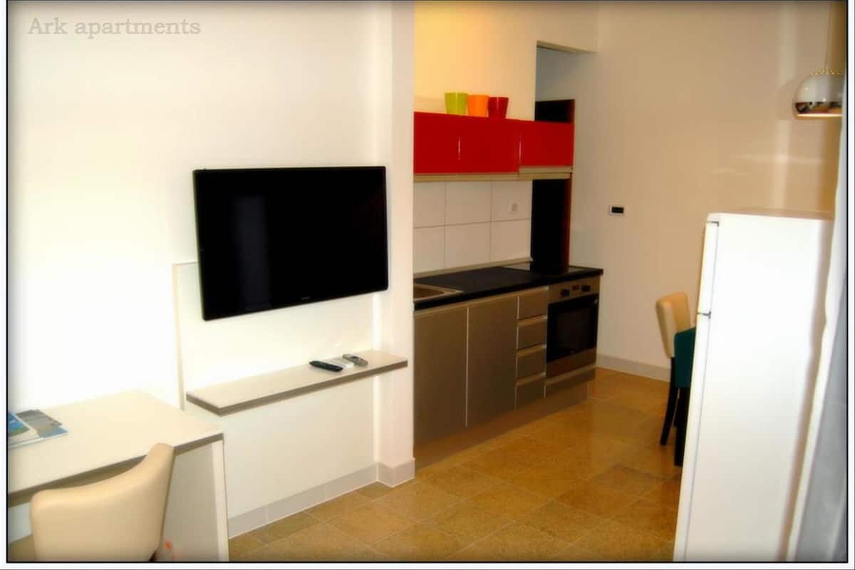 crab. apartment with terrace, beachfront | private kitchen | paper towels