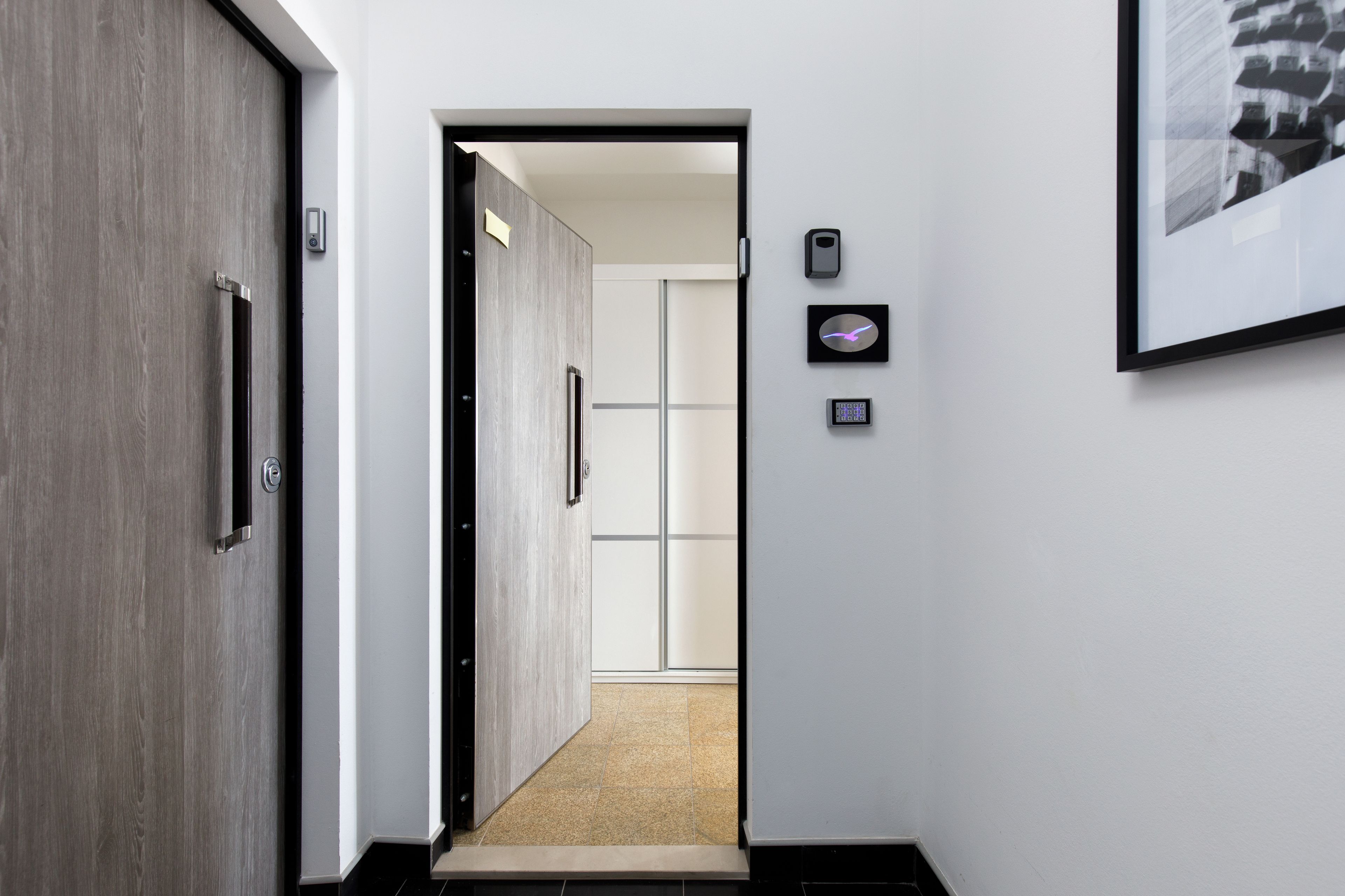 seagull. sea view studio with panoramic balcony | safe