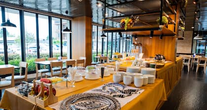 S.22 Hotel Suratthani
