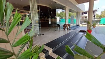 واجهة المنشأة