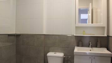 Hårføner og håndklær