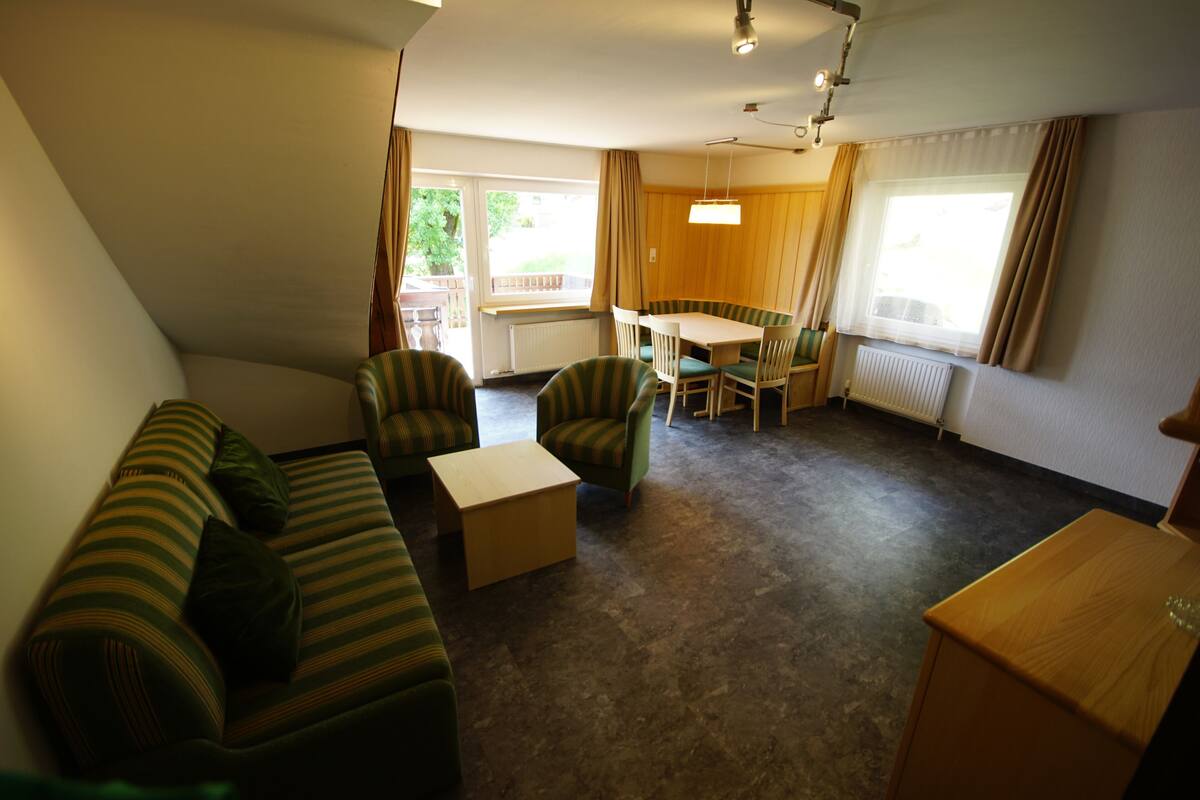 Apartment, 2 Schlafzimmer, Nichtraucher, Bergseite | Wohnbereich