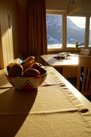 Apartment, 2 Bedrooms, Non Smoking, Mountainside | Mountain view