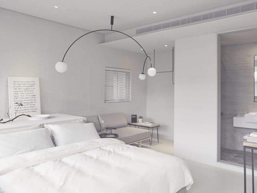 Signature Penthouse | Premium bedding, desk, iron/ironing board, free WiFi