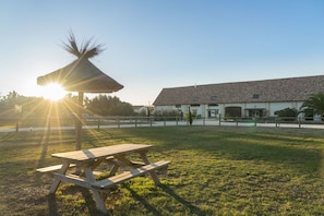Área de parrillas y picnic
