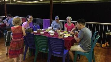 Tempat makan keluarga