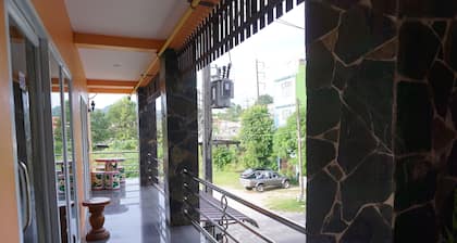 B and B Hotel