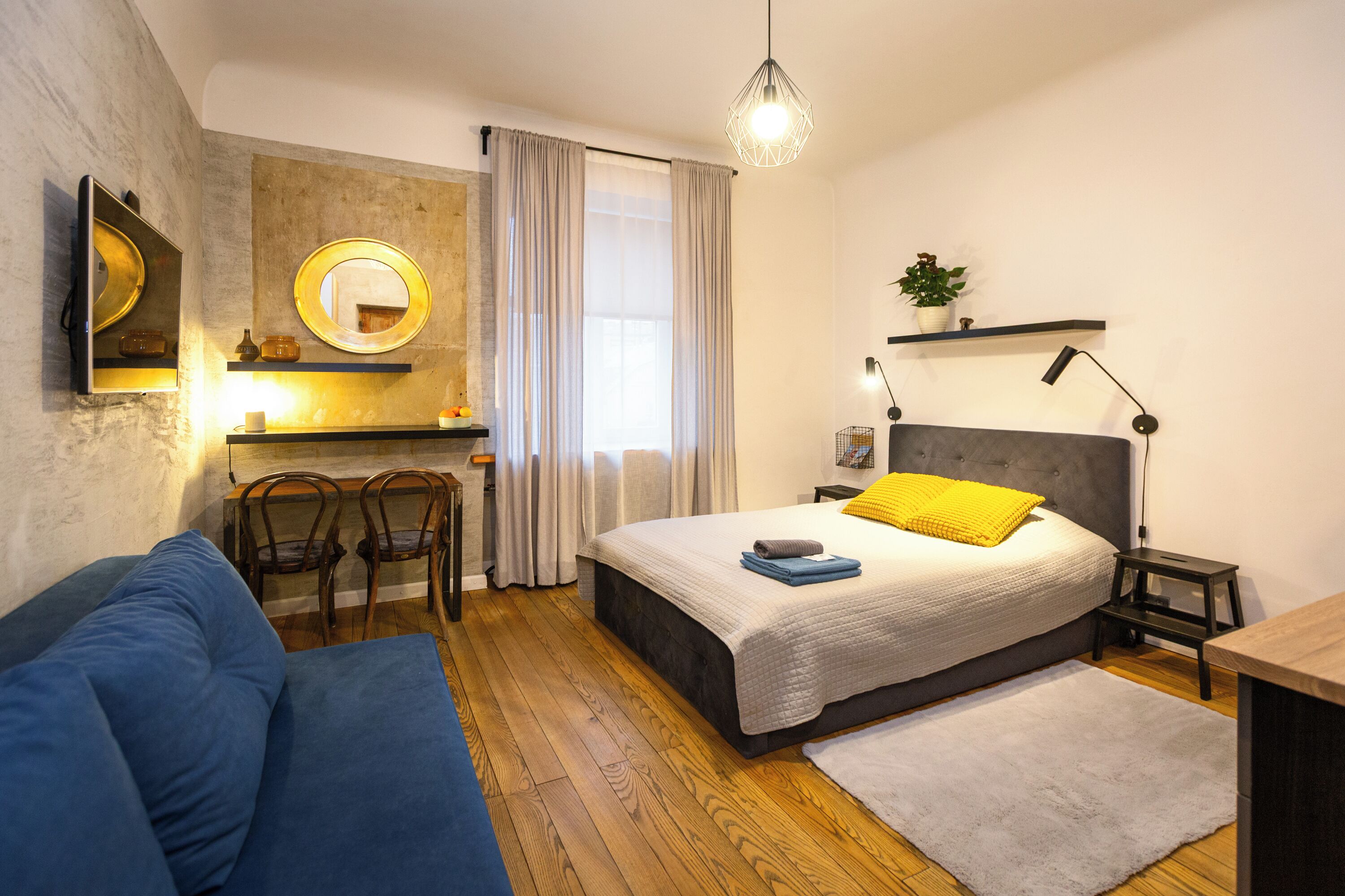 Deluxe apartment | In-room safe, desk, laptop workspace, soundproofing