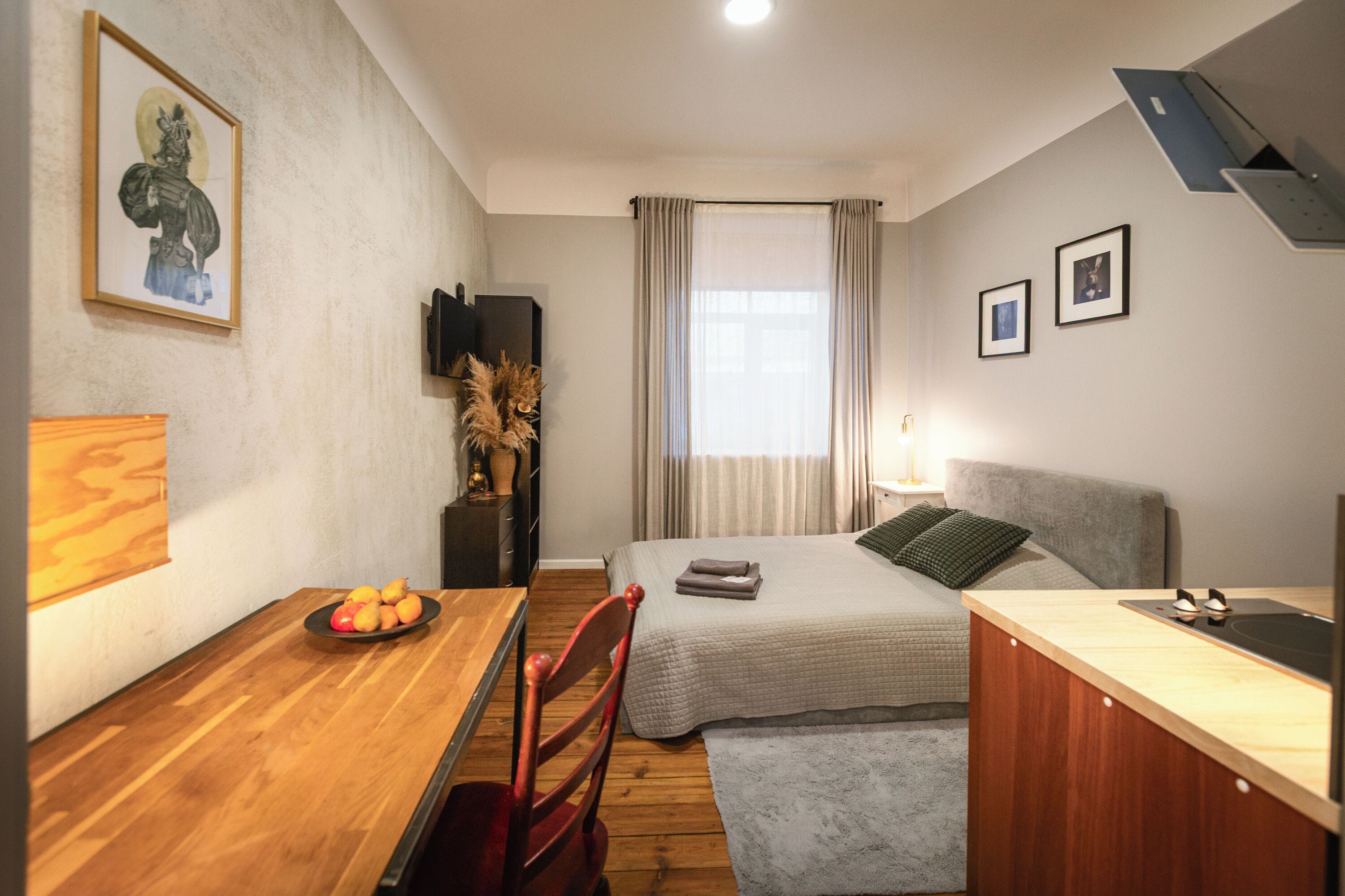 Studio 14.4 | Safe på rommet, skrivebord, skrivebord for bærbar PC og lydisolert