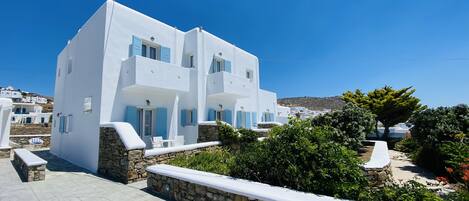 Fachada de la propiedad