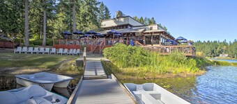 Anderson Island Home w / Yard & Hot Tub af strande!