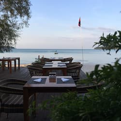 Breakfast served, local and international cuisine, sea views