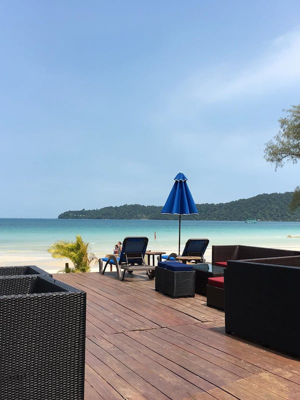 Breakfast served, local and international cuisine, sea views