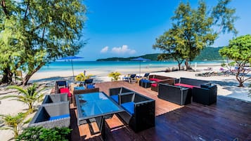 Frühstück, lokale und internationale Küche, Blick aufs Meer