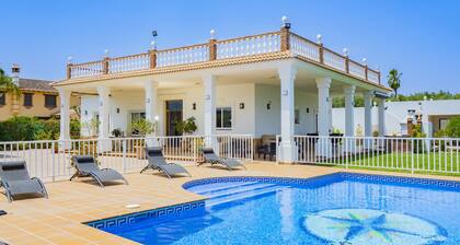 Cubos Villa San Jose. Ideal für Kinder, Klimaanlage, Pool, WLAN