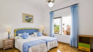 3 chambres, fer et planche Ă repasser, Wi-Fi gratuit, draps fournis