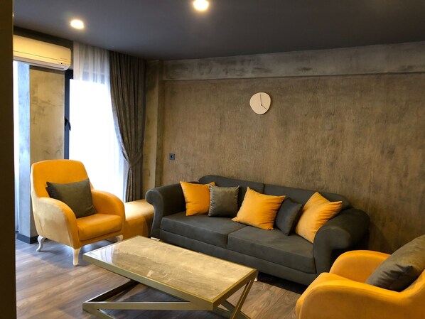 Elite-Vierbettzimmer | Wohnzimmer