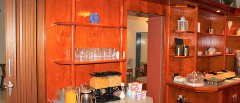 Buffet breakfast on weekdays (EUR 10 per person)