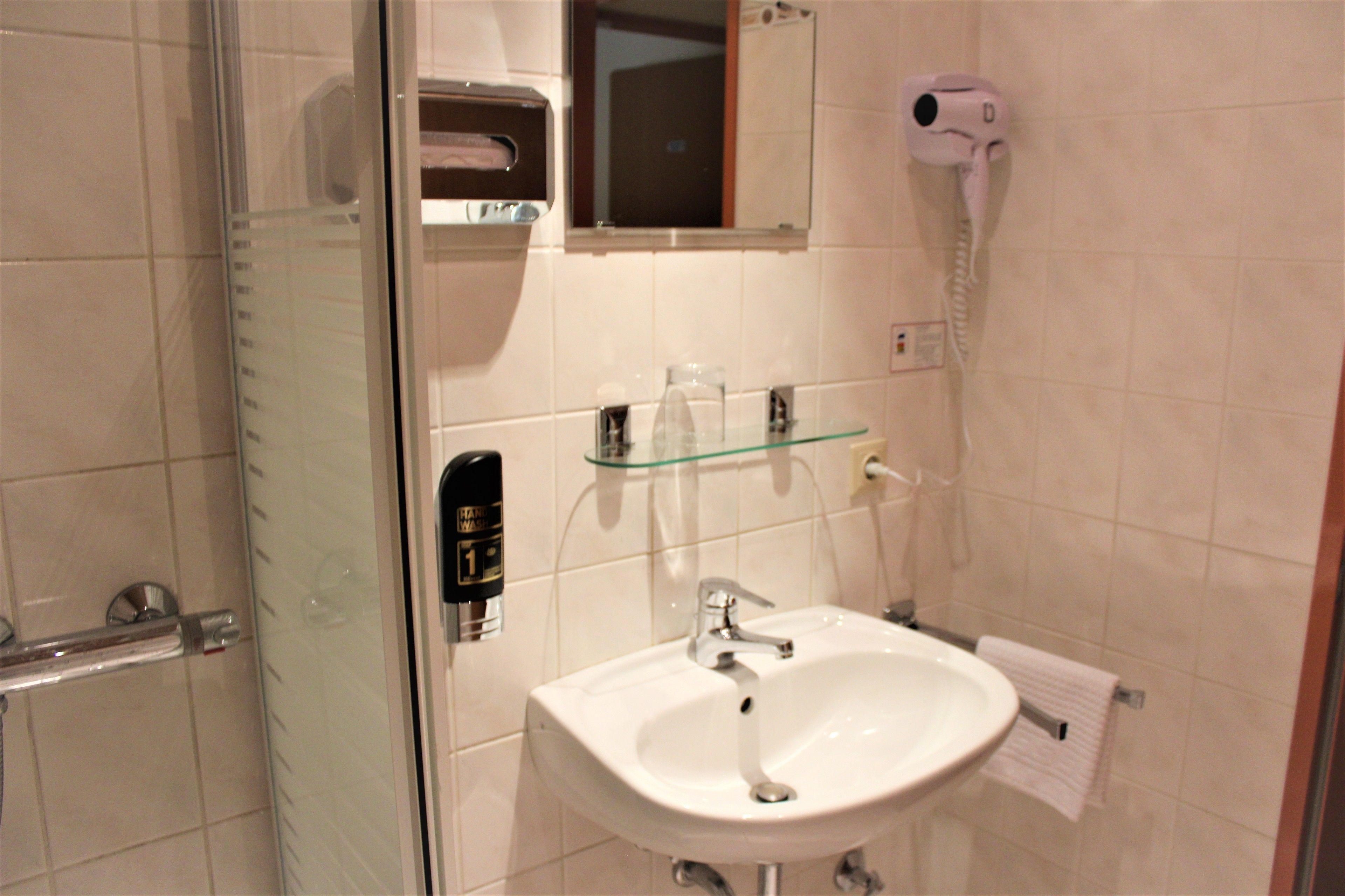 Foto - Hotel Alsterquelle 24h Check-in, Free Parking and WiFi