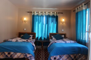 In-room safe, soundproofing, WiFi - Thanka Inn Gokyo (Gokyo)