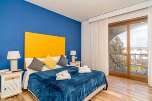 Frette Italian sheets, premium bedding, pillow-top beds, minibar