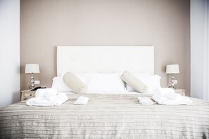 Frette Italian sheets, premium bedding, pillowtop beds, minibar - Smy Civico Zero (Tarquinia)