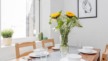 Standard Apartment | Living area | 32-inch flat-screen TV with cable channels, LED TV
