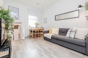 Standard Apartment | Living area - WelcomeStay Clapham Junction 2 bedroom Apartment (London)