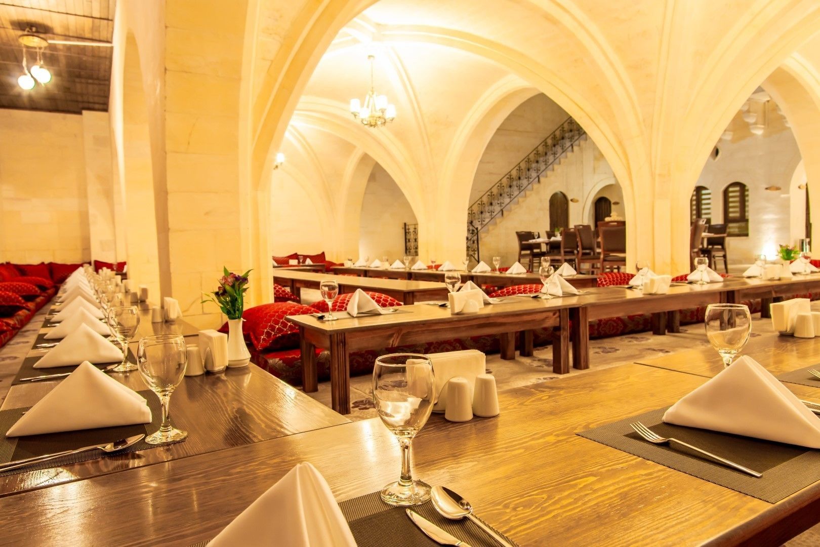 breakfast, lunch and dinner served