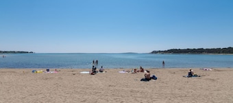 Apartment Medulin, 200 m from the sea, 600 m from the sandy beach