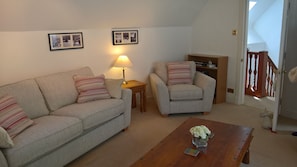 TV, DVD player, books - Peace and tranquility in the heart of Scotland (Huntingtowerfield)