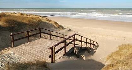* newly renovated * holiday home ** south terrace ** 300m to the beach / sea *