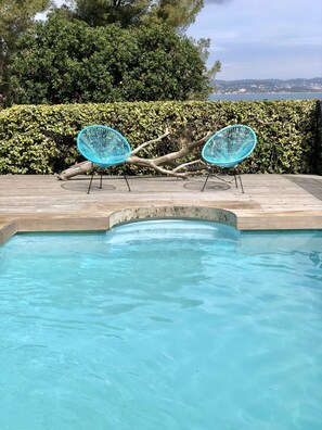 حمّام سباحة خارجي