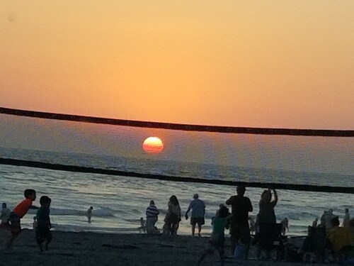 180°OceanViews, Private BeachHouse on Strand! LGDeck,F-pit,BBQ, AC, ... Sleeps8.