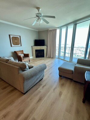 Smart TV, fireplace, DVD player