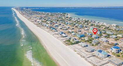 Spectacular five-bedroom home on Pensacola Beach/Small Pets Allowed!