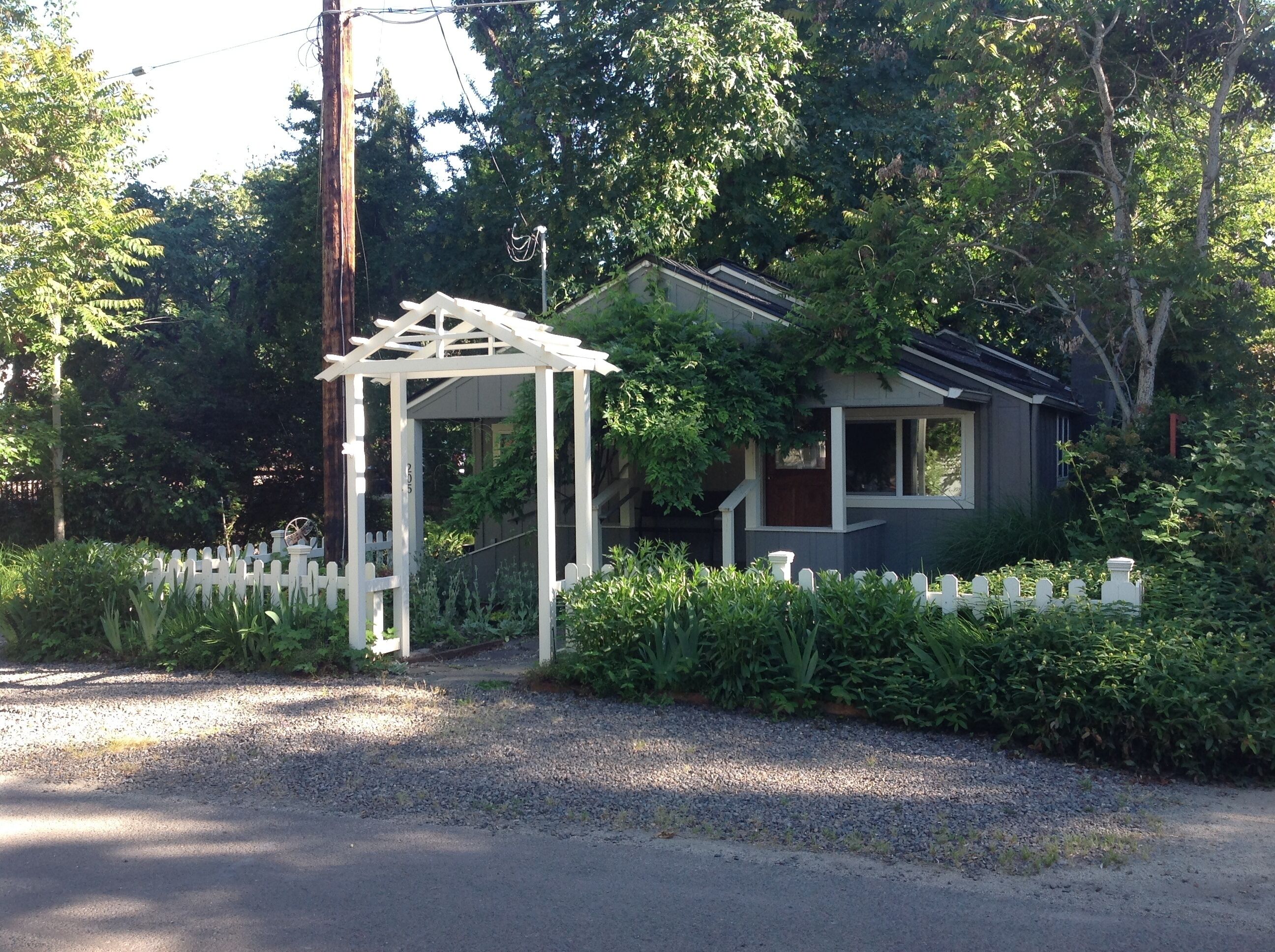 Standish Cottage is Creekside