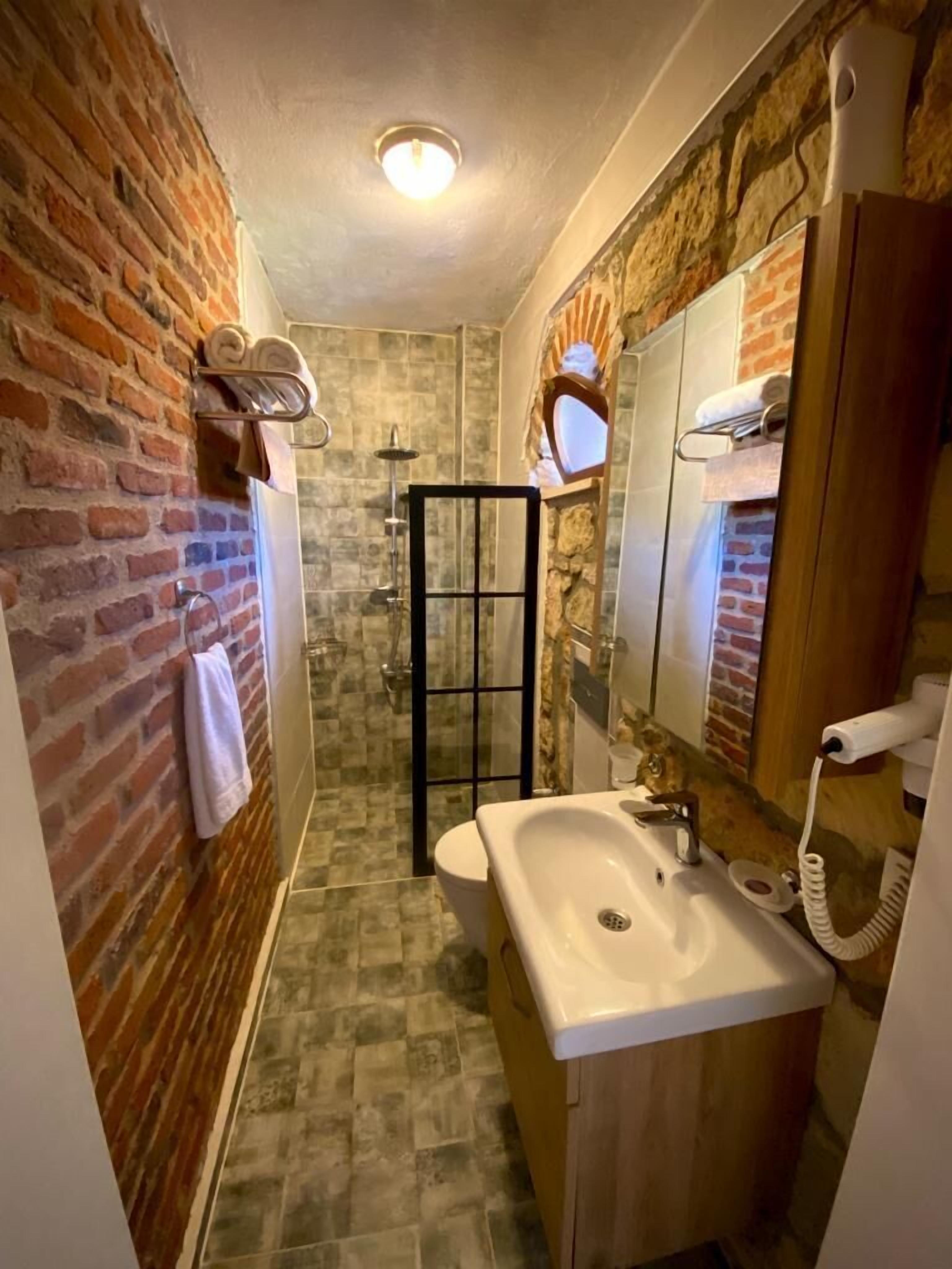 design double room, 1 king bed, mountain view with balcony | 1 bedroom, egyptian cotton sheets, premium bedding