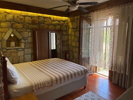 Design Double Room, 1 Bedroom, Non Smoking, Sea View with Balcony | 1 bedroom, Egyptian cotton sheets, premium bedding