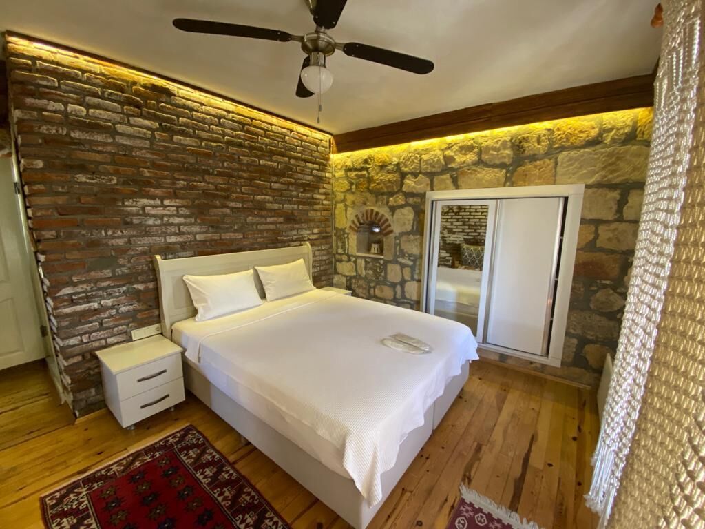 design double room, 1 king bed, mountain view with balcony | 1 bedroom, egyptian cotton sheets, premium bedding