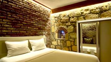 Design Double Room, 1 King Bed, Mountain View with Balcony | 1 bedroom, Egyptian cotton sheets, premium bedding