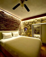 Design Double Room, 1 King Bed, Mountain View with Balcony | 1 bedroom, Egyptian cotton sheets, premium bedding