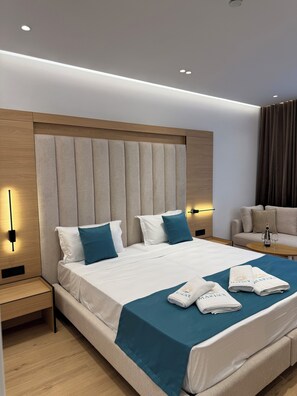 Egyptian cotton sheets, premium bedding, in-room safe