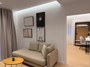 Egyptian cotton sheets, premium bedding, memory-foam beds, in-room safe - Marisol Hotel (Sarandë)