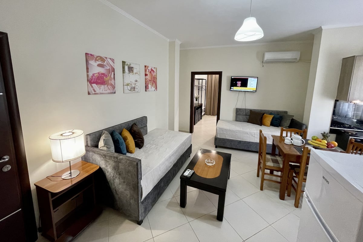 Apartment (without balcony) | Private kitchen | Fridge, stovetop, electric kettle, cookware/dishes/utensils