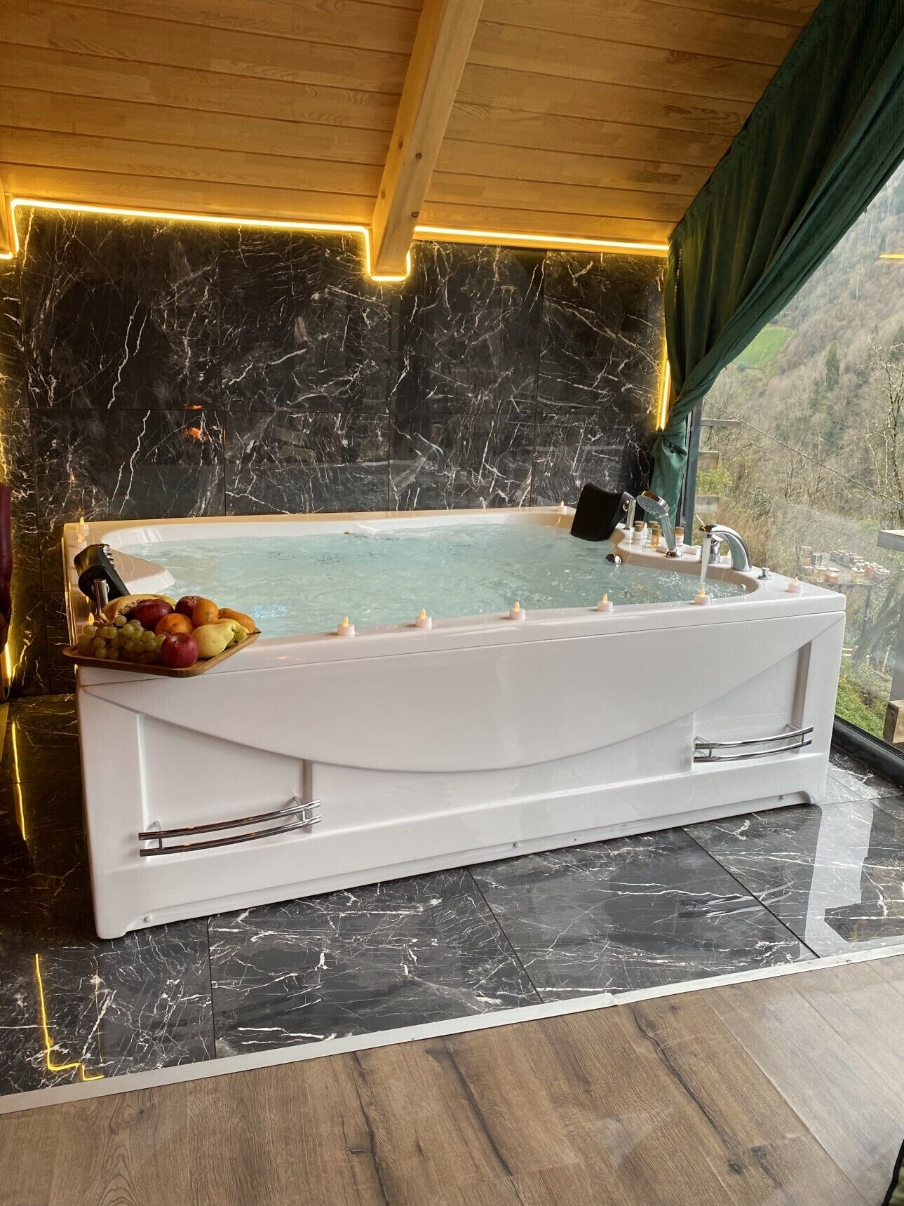 1 bedroom, in-room safe, individually decorated, desk